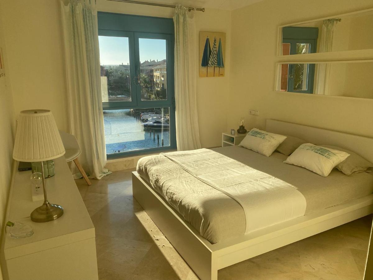 Apartamento con terraza sobre La Marina de Sotogrande San Roque  Exterior foto